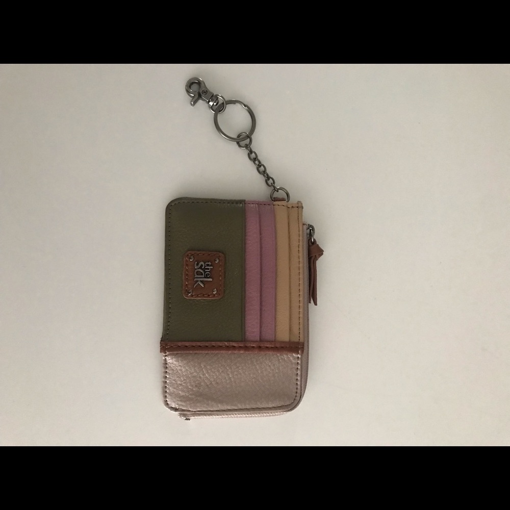 The sac wallet with hook